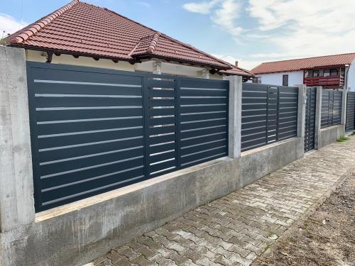 Gard aluminiu