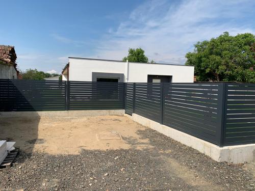 Gard aluminiu