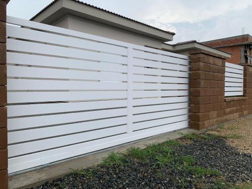 Gard aluminiu